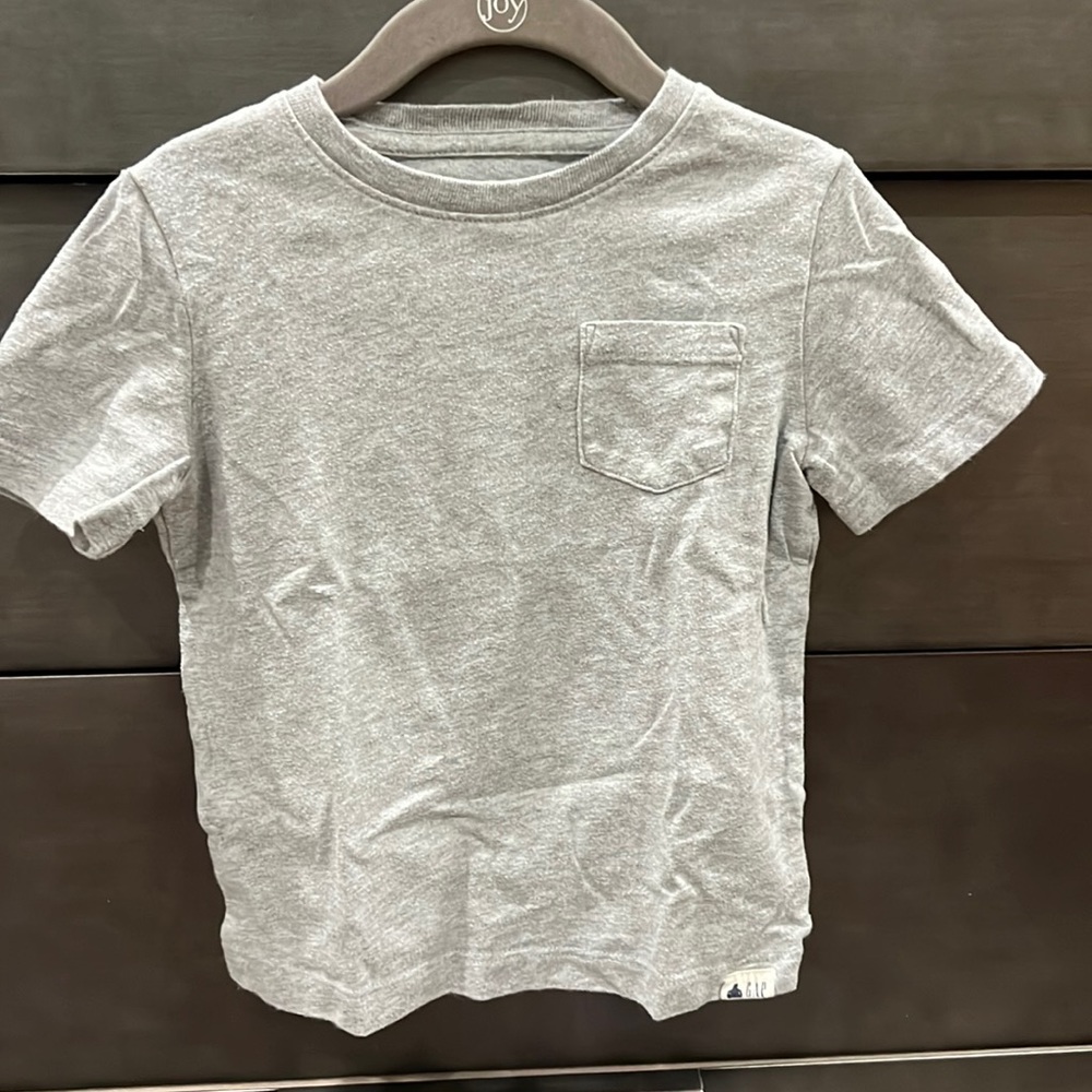 Gap grey pocket T-shirt